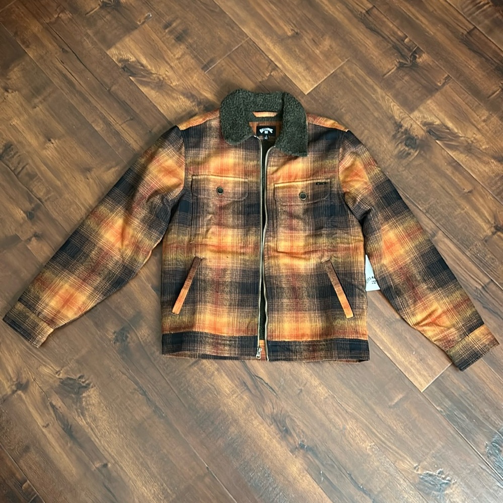 Billabong Men’s Barlow jacket, Small, Black, brown, orange and gold plaid, NWT!!